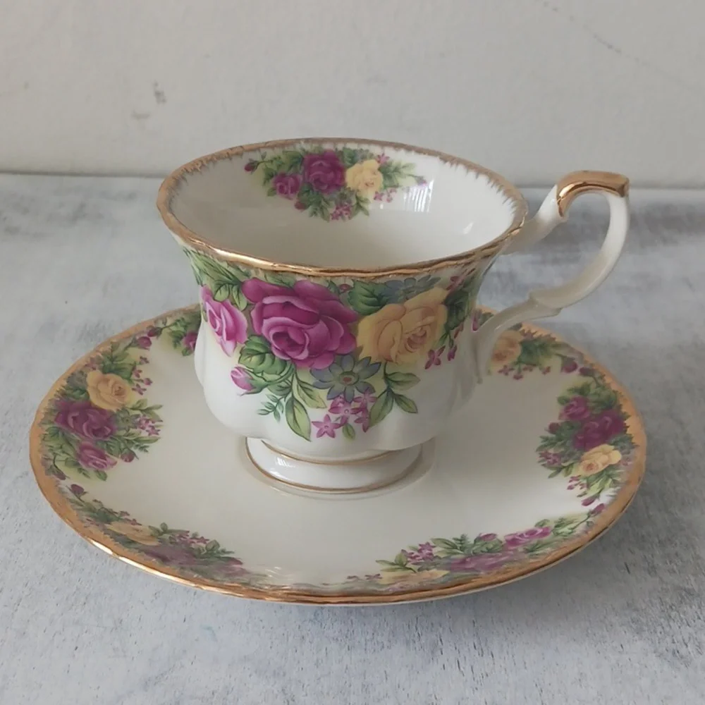 Set of Tea Cup and Saucer Roses Fine Porcelain RUI Handmade in P.R.C Original